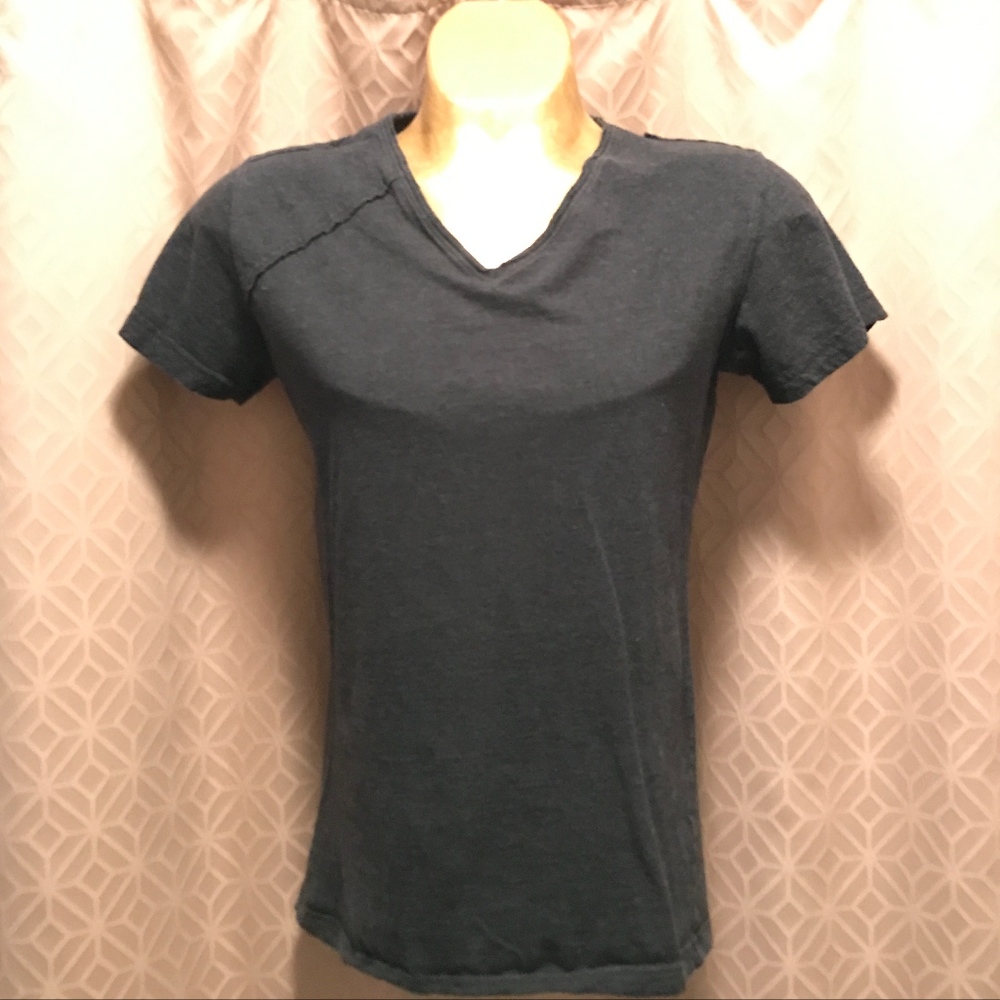 CLOSET CLEAROUT! Kane & Unke V-Neck - Small